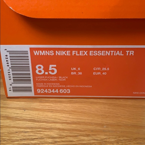 NIKE FLEX ESSENTIALS TR - Picture 6 of 7